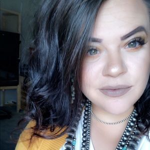 Meet your Posher, Kendra